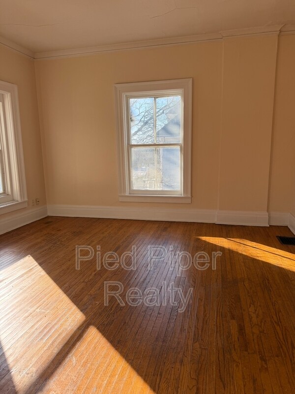 Building Photo - 406 E Prospect Terrace