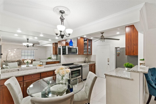 Building Photo - 2151 NE 68th St