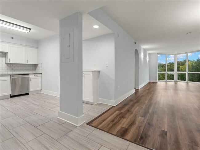 Building Photo - 2870 Pharr Ct S Northwest