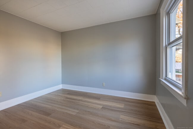 Building Photo - 216 Howard Ave