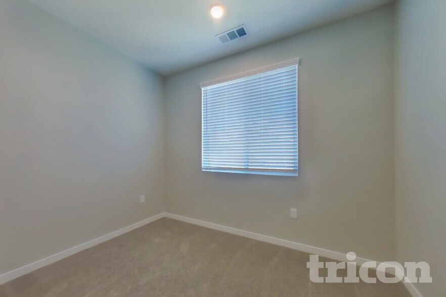 Building Photo - 1704 Taylor Ave
