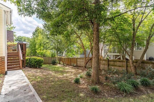 Building Photo - Gorgeous 4BD, 2.5BA Apex Home in an HOA Community with Amenities & Near Shopping, Dining, and Int...