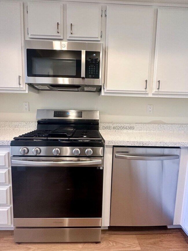 Building Photo - 55+ Huntington Beach Condo – Pools, Pickle...