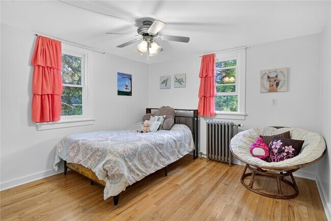 Building Photo - 204 Roat St