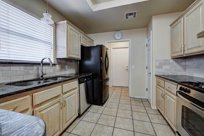 Building Photo - 2904 Canyon Oaks Ct