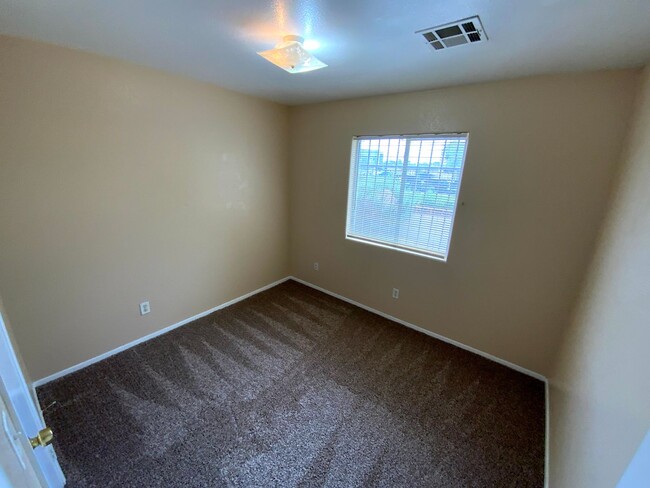 Building Photo - FREE RENT THROUGH 12-31-24 FOR QUALIFIED A...