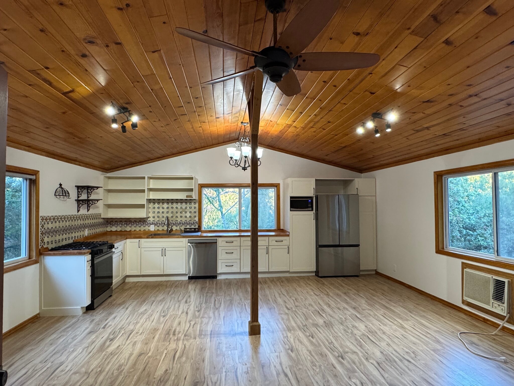 Main Living - 1734 Topanga Skyline Dr