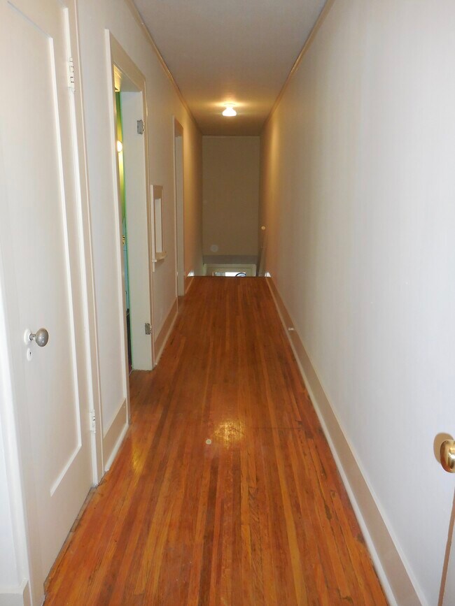 Building Photo - 601 W 48th St