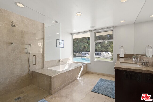 Building Photo - 510 Leslie Ln