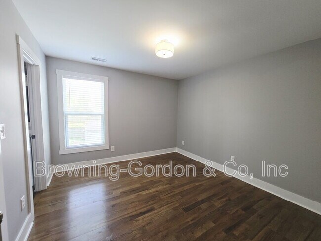 Building Photo - 668 A James Avenue