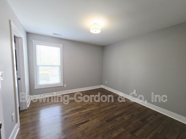 Building Photo - 668A James Ave