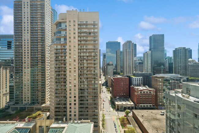 Building Photo - 33 W Ontario St