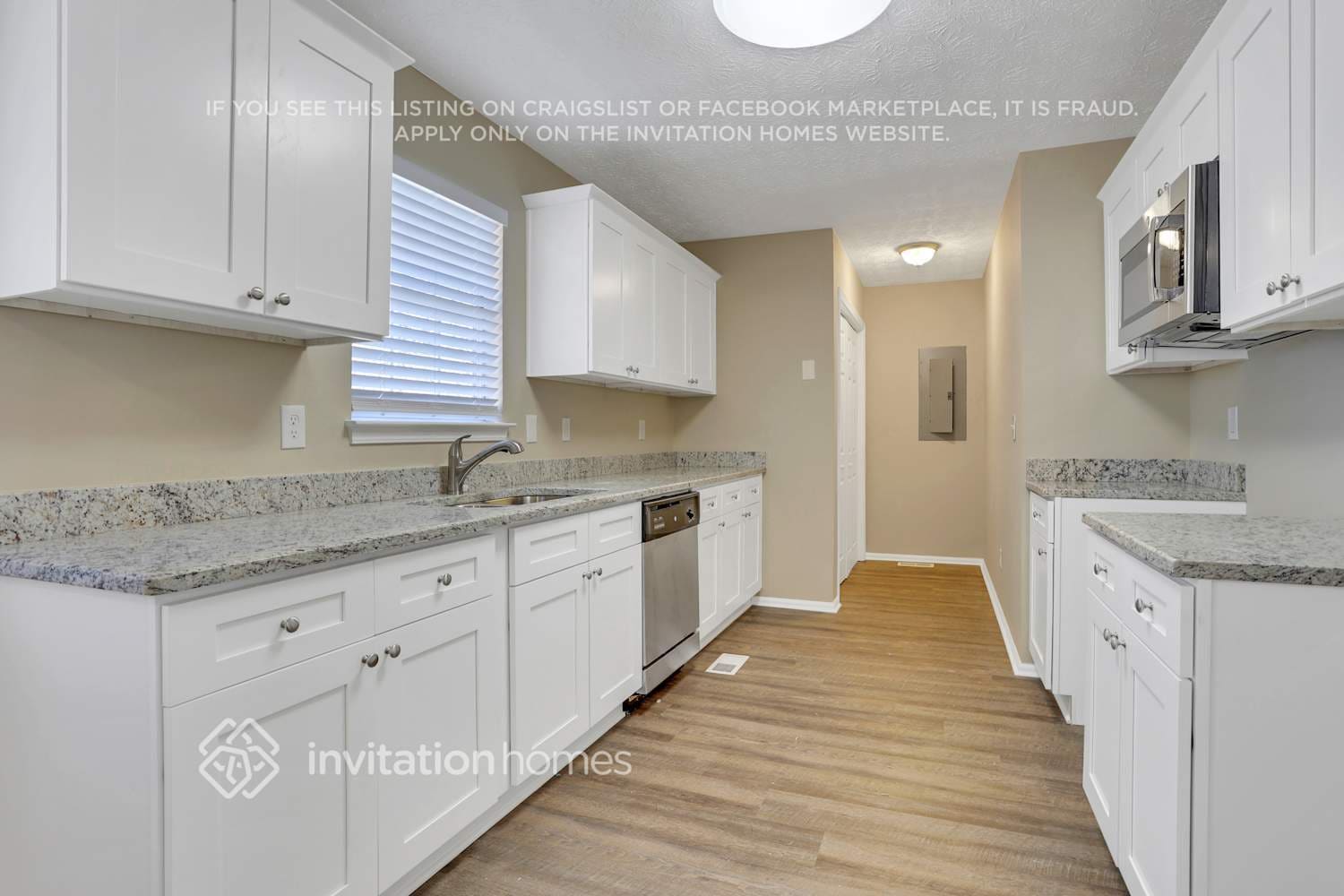 Building Photo - 194 Valley Dr