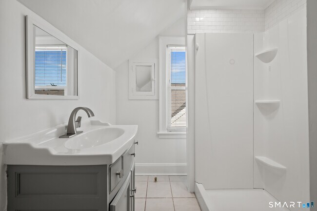 Building Photo - 225 Winthrop St