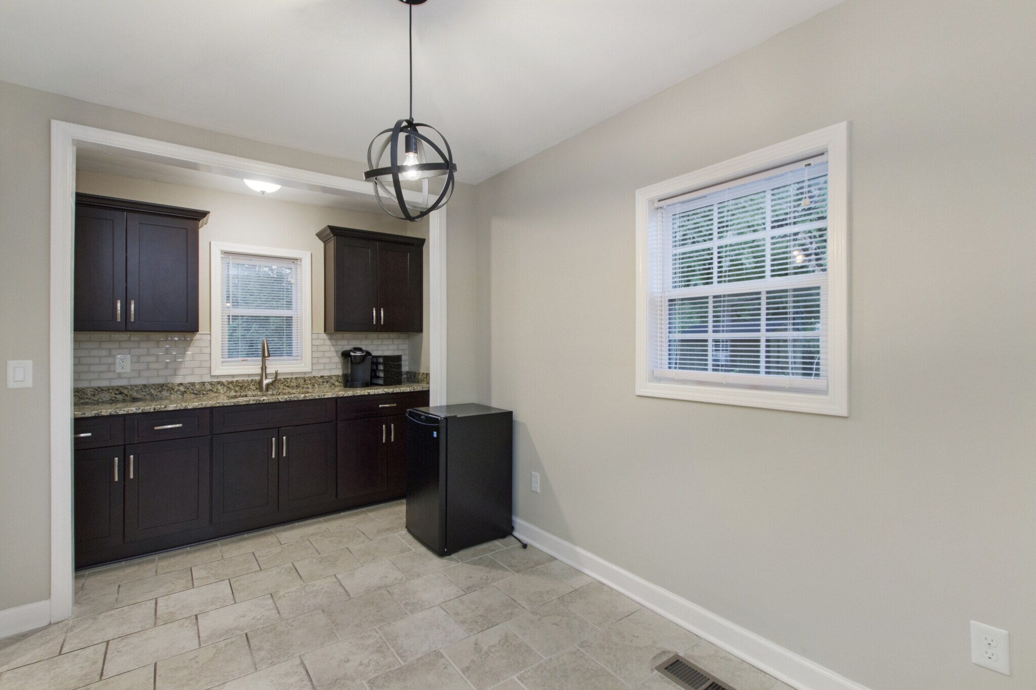 Building Photo - 666 Annex Ave