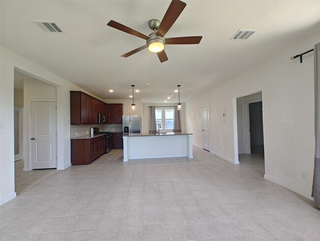 Building Photo - 7802 Winter Hawk Cir