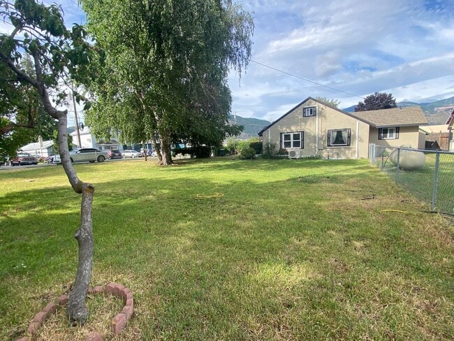 Primary Photo - 3-Bedroom Home - Receive $300 off your fir...