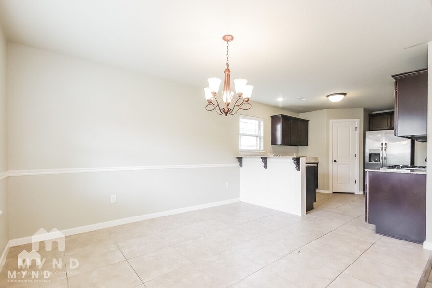 Building Photo - 421 Carlson St