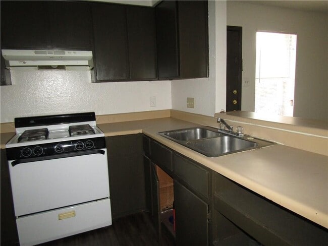 Building Photo - 4910 Pepper Ln