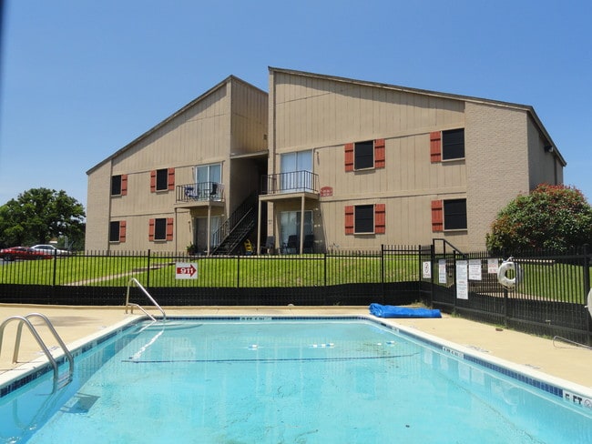 Building Photo - Saddle Ridge
