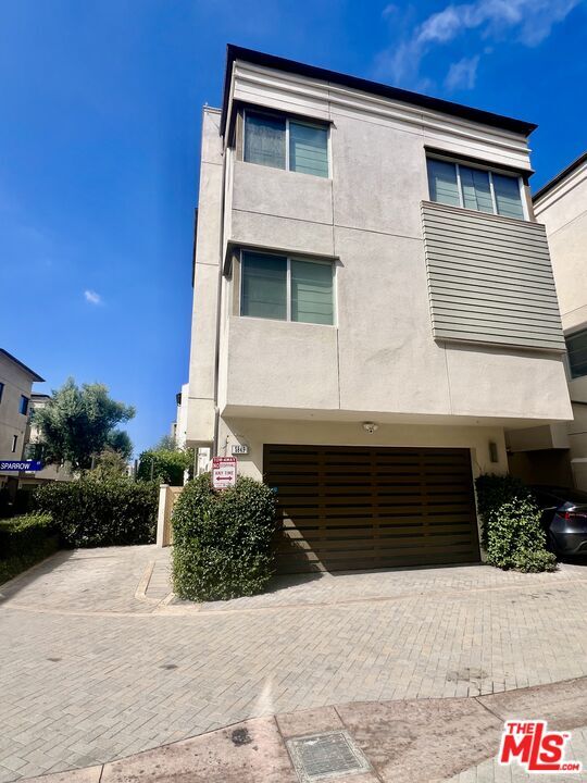 Building Photo - 5849 S Sparrow Ct