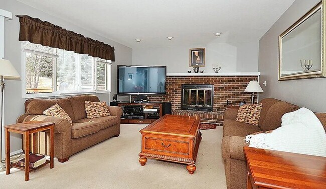 Building Photo - 3230 Navigation Dr