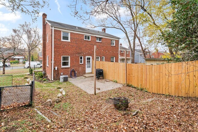 Building Photo - 4332 Utica Ave