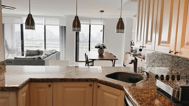 Building Photo - 20355 NE 34th Ct