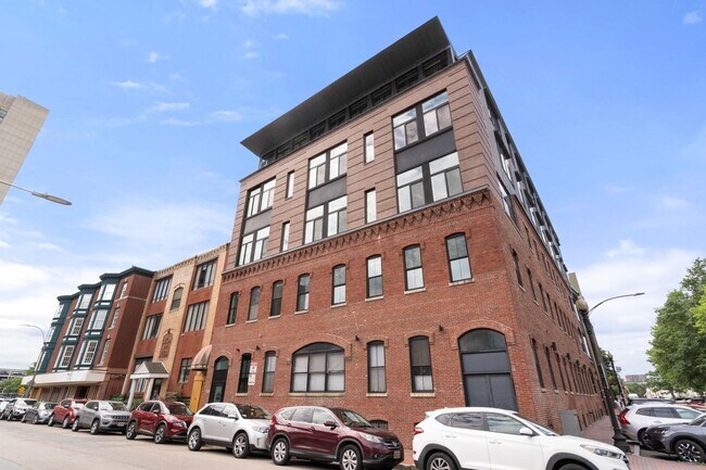 Building Photo - 70-72-72 Northampton St