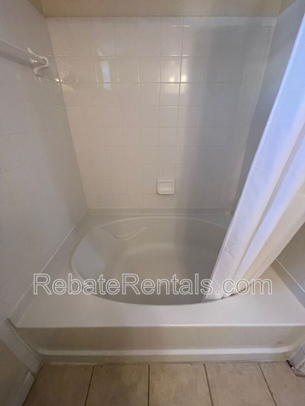 Building Photo - 10075 Gate Pkwy N