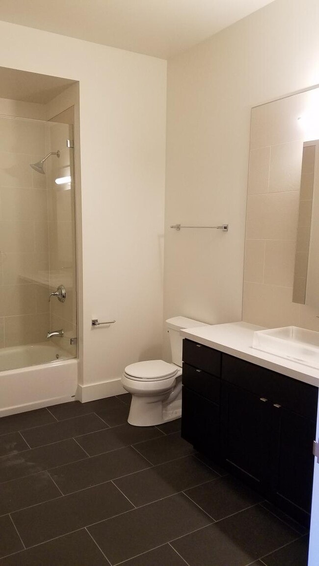 Building Photo - 2 bedroom in San Francisco CA 94115