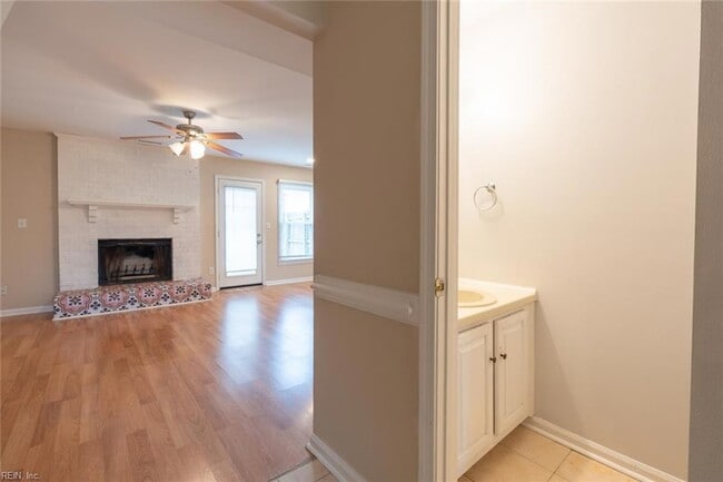 Building Photo - 420 Rennie Ct