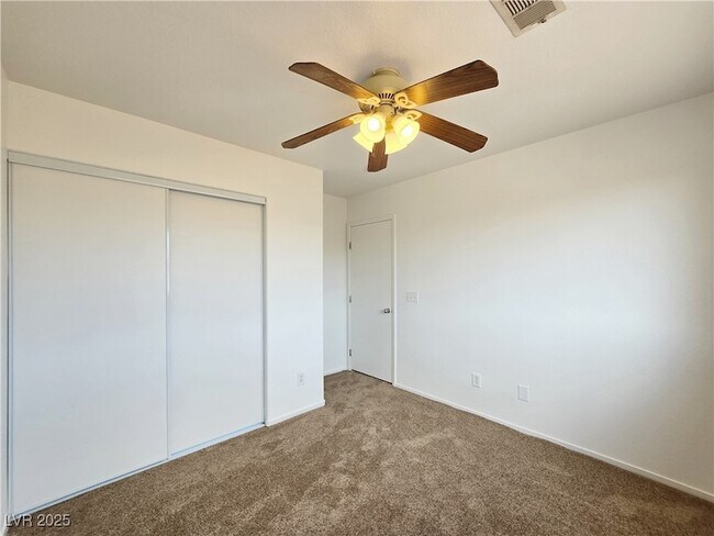 Building Photo - 728 Ribbon Grass Ave