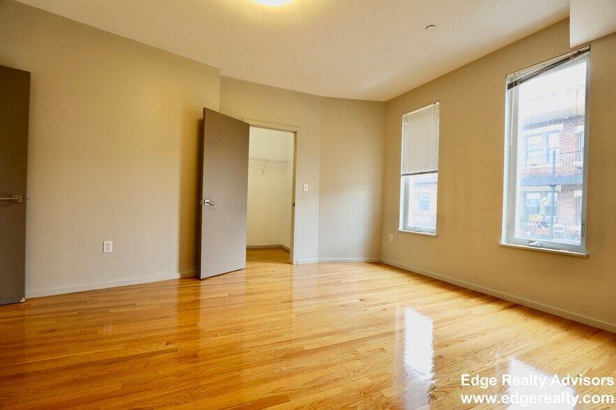 Building Photo - 17 Greylock Rd