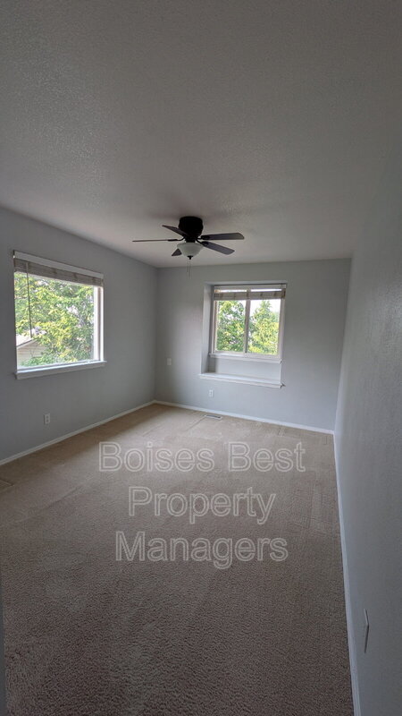 Building Photo - 5734 S Hollyhock Pl