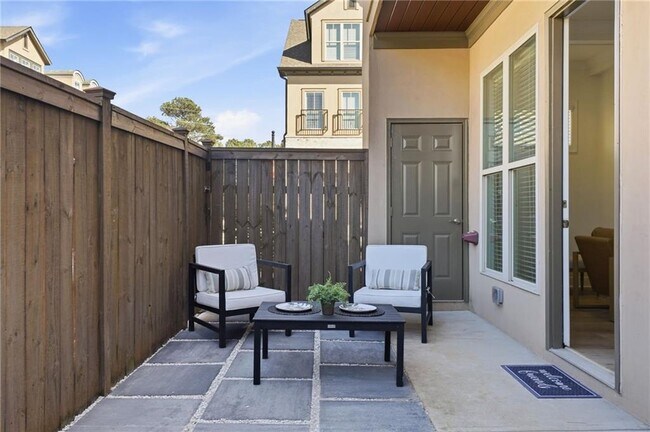 Building Photo - 110 Via Roma