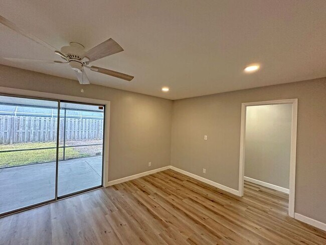 Building Photo - 10431 Pippin Ln
