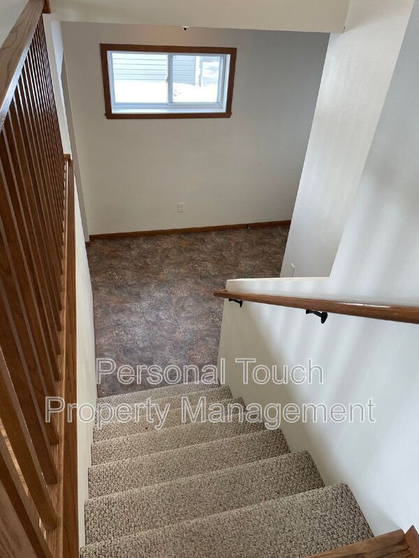 Building Photo - 2580 5th St W