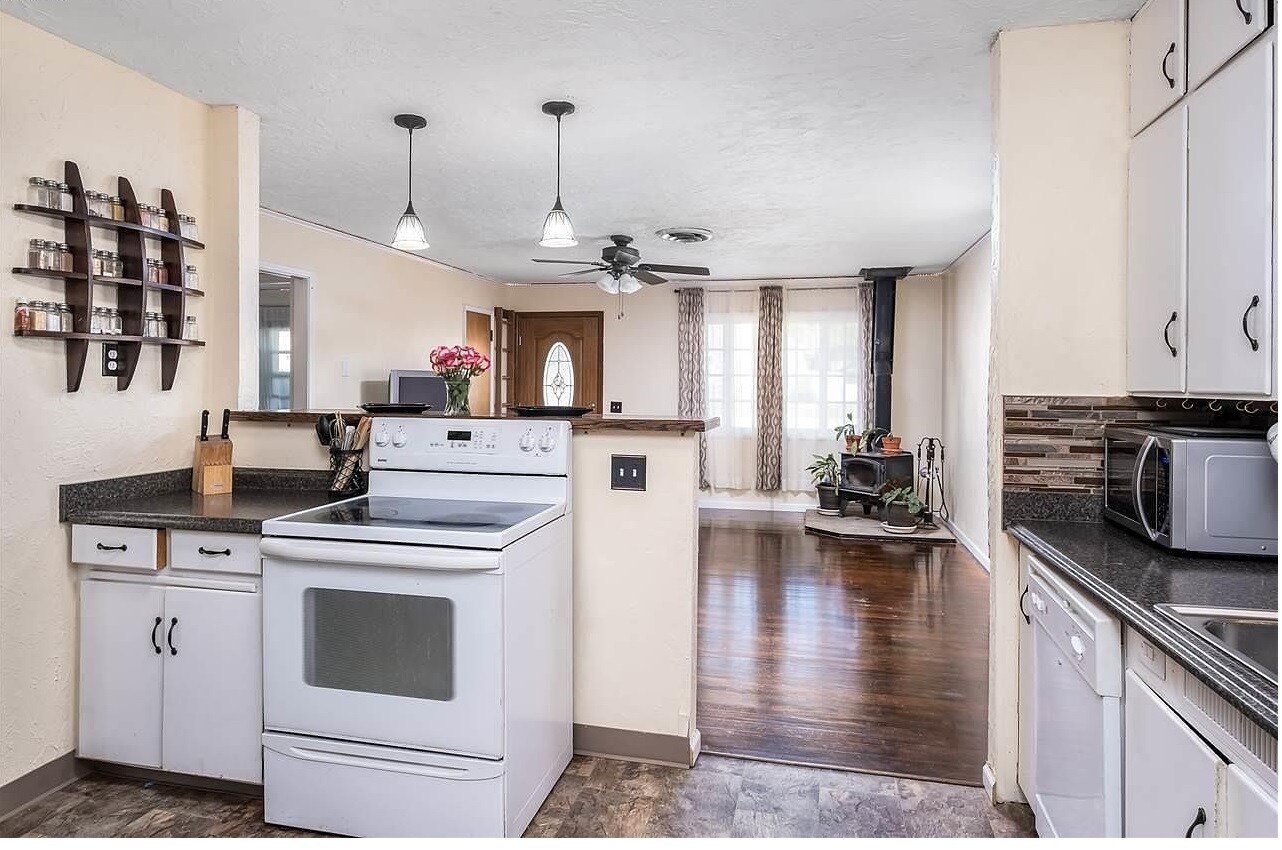 Building Photo - 1505 Thayer Dr