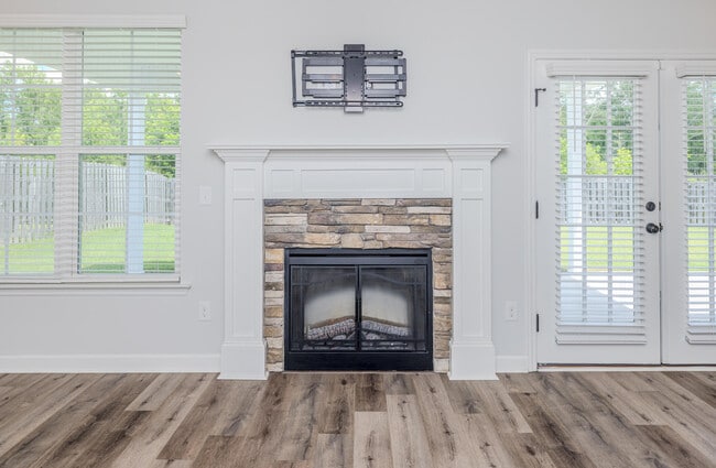 Building Photo - 5270 Copse Dr