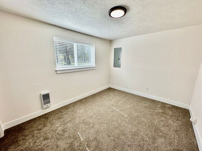Building Photo - Suncrest Rental