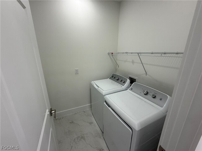 Building Photo - 1409 NW 21st Ct