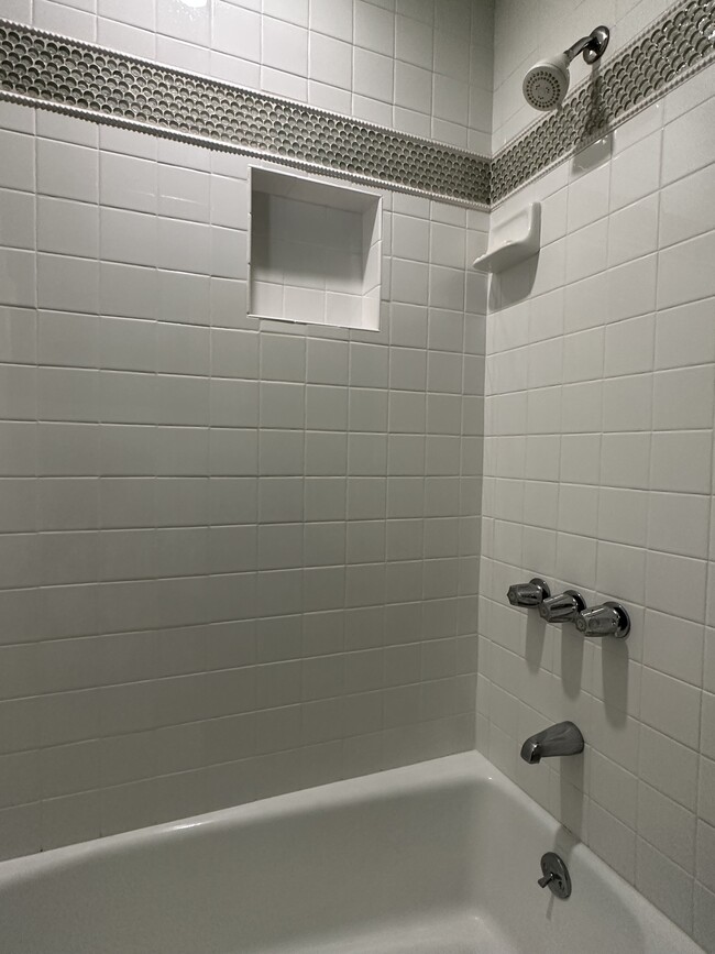 Upstairs shower and bathtub - 19876 Observation Dr