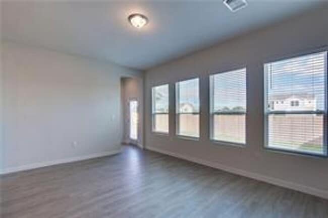 Building Photo - 15009 Ryman Rd