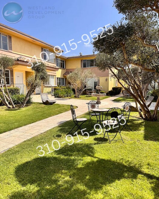 Building Photo - 3166 S Barrington Ave