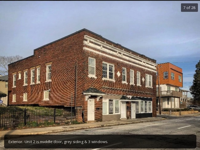 Building Photo - 559 Pryor St SW