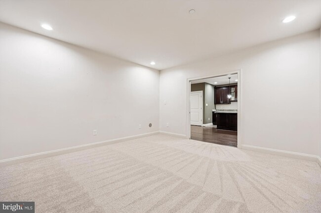 Building Photo - 448 Salk Cir