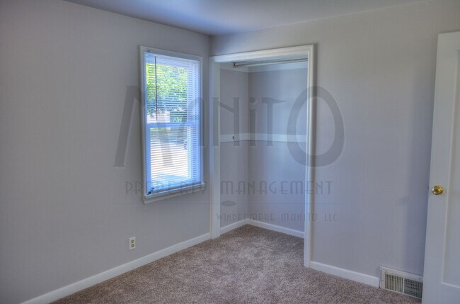 Building Photo - Shadle Area Rancher