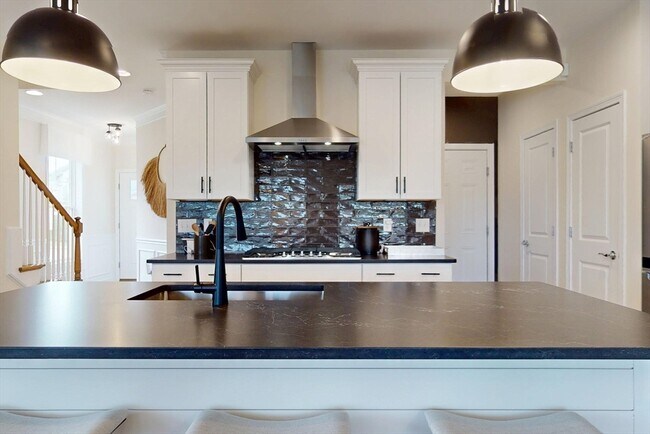 Building Photo - 129 Cold Brk Dr