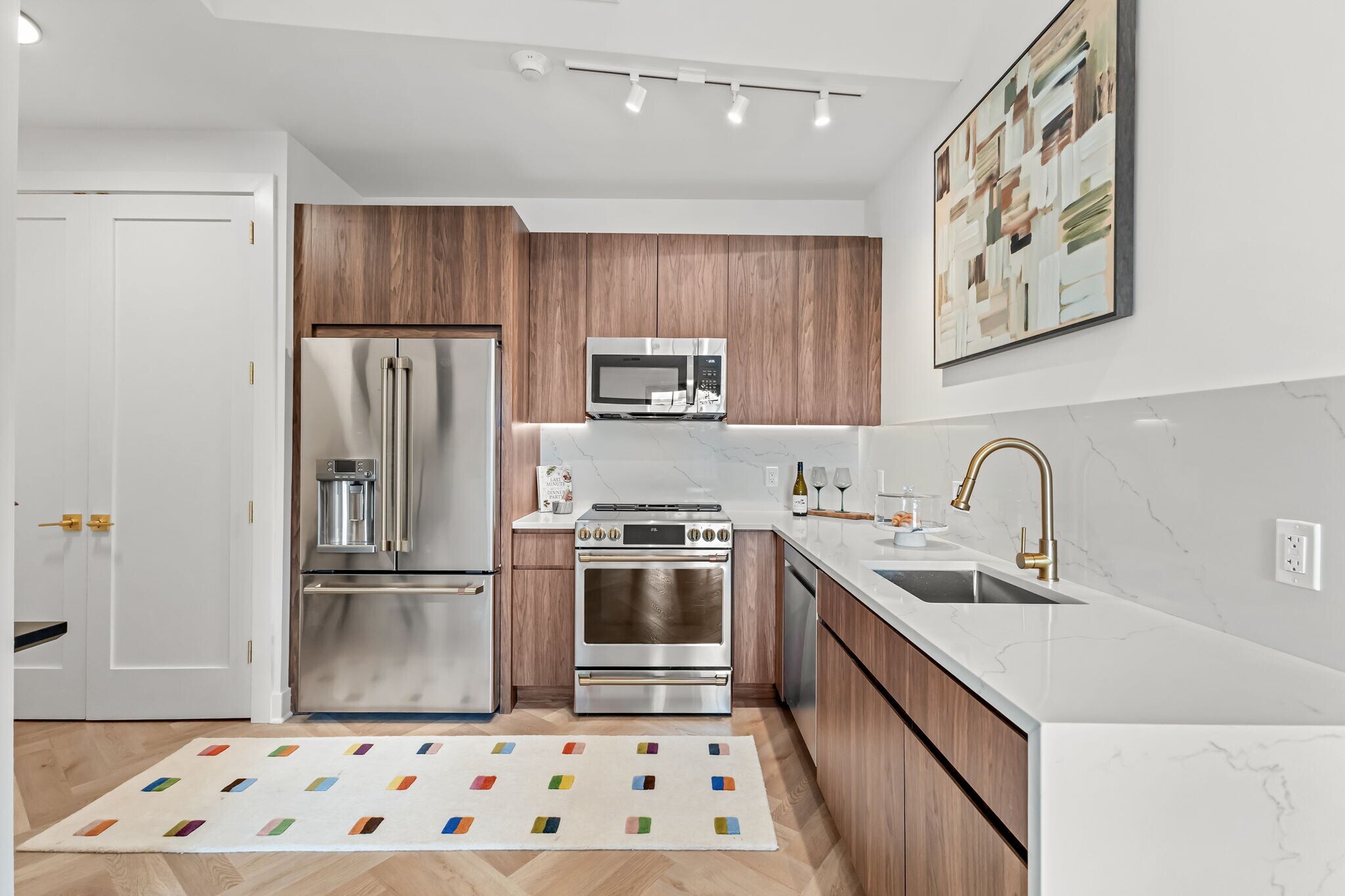 Building Photo - 100 E Putnam Ave